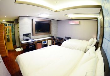 Sugar Hotel 3*