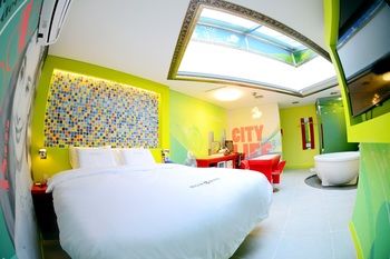 Sugar Hotel 3*