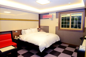 Sugar Hotel 3*
