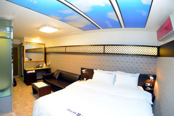 Sugar Hotel 3*