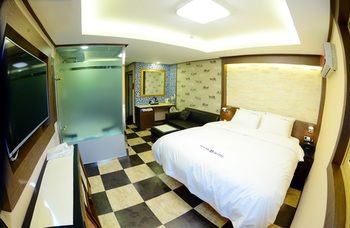Sugar Hotel 3*