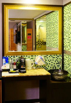 Sugar Hotel 3*