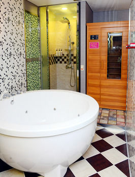 Sugar Hotel 3*