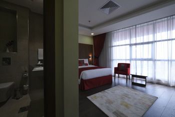 Ramada Encore by Wyndham Kuwait Downtown 4*