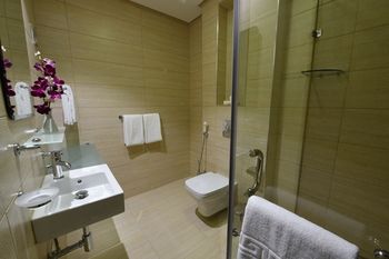 Ramada Encore by Wyndham Kuwait Downtown 4*