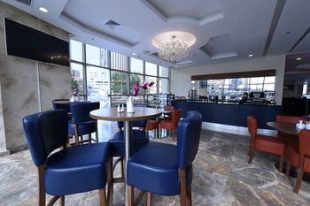 Ramada Encore by Wyndham Kuwait Downtown 4*