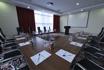 Ramada Encore by Wyndham Kuwait Downtown 4*
