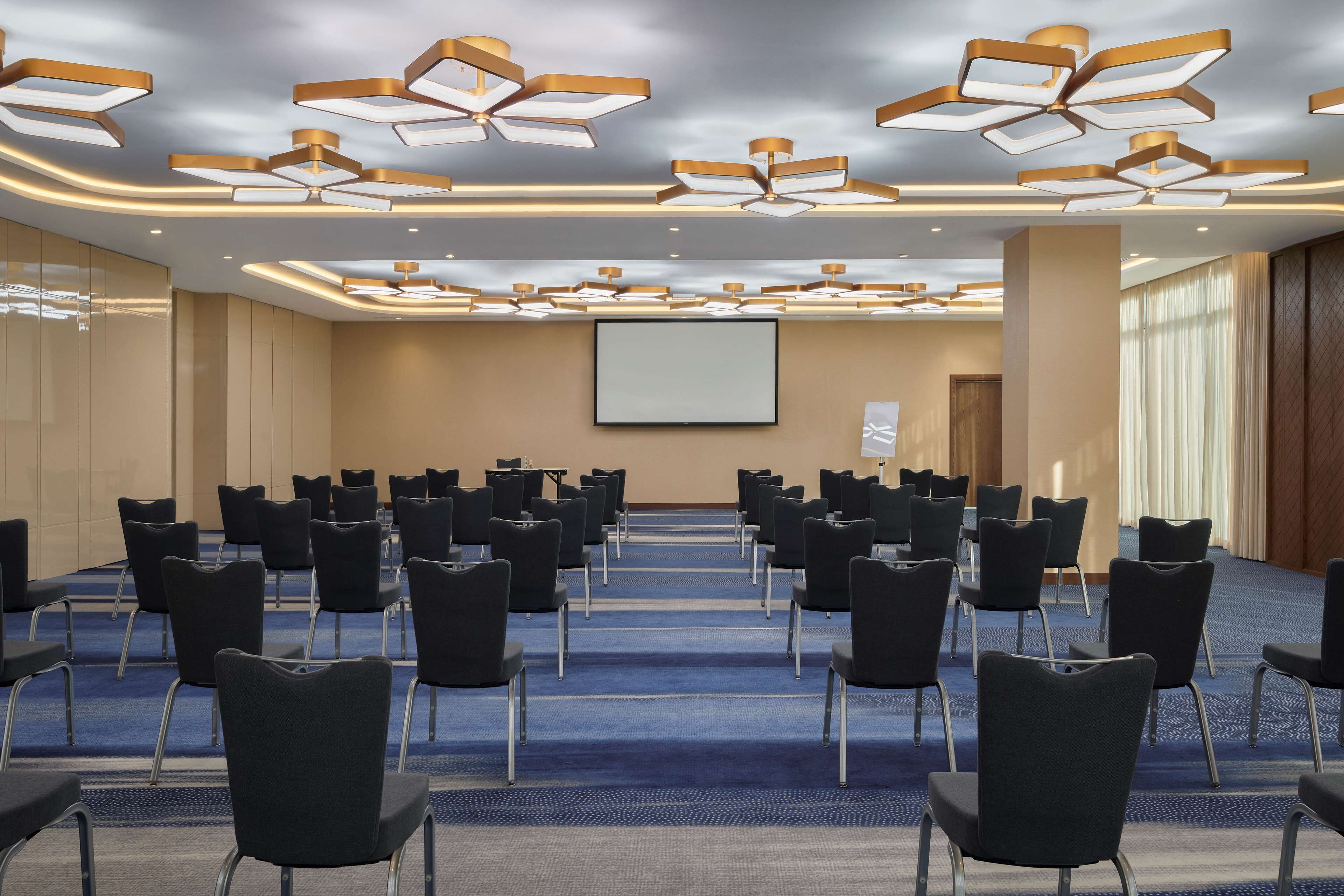 Radisson Blu Hotel Riyadh Convention And Exhibition Center 5*