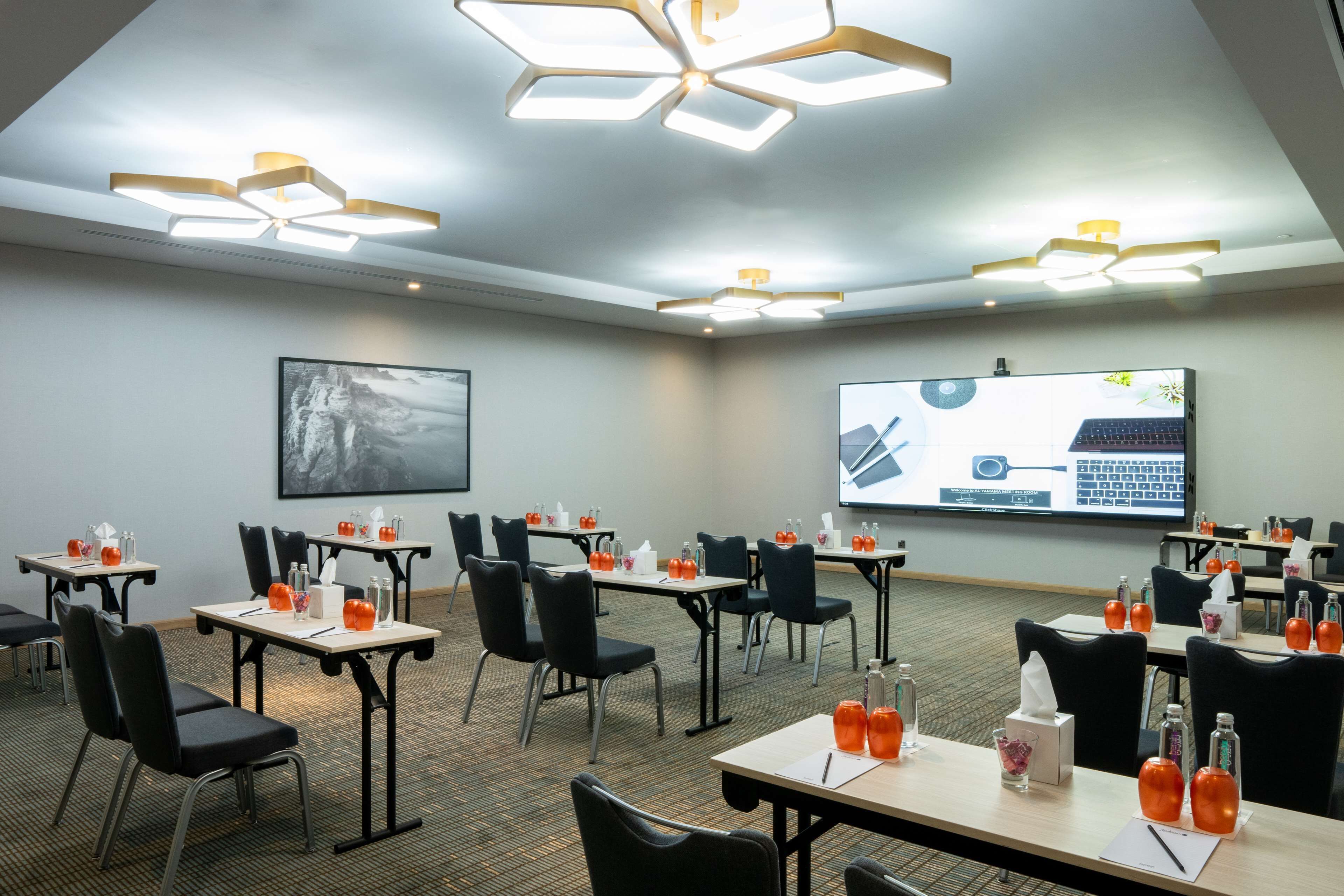 Radisson Blu Hotel Riyadh Convention And Exhibition Center 5*