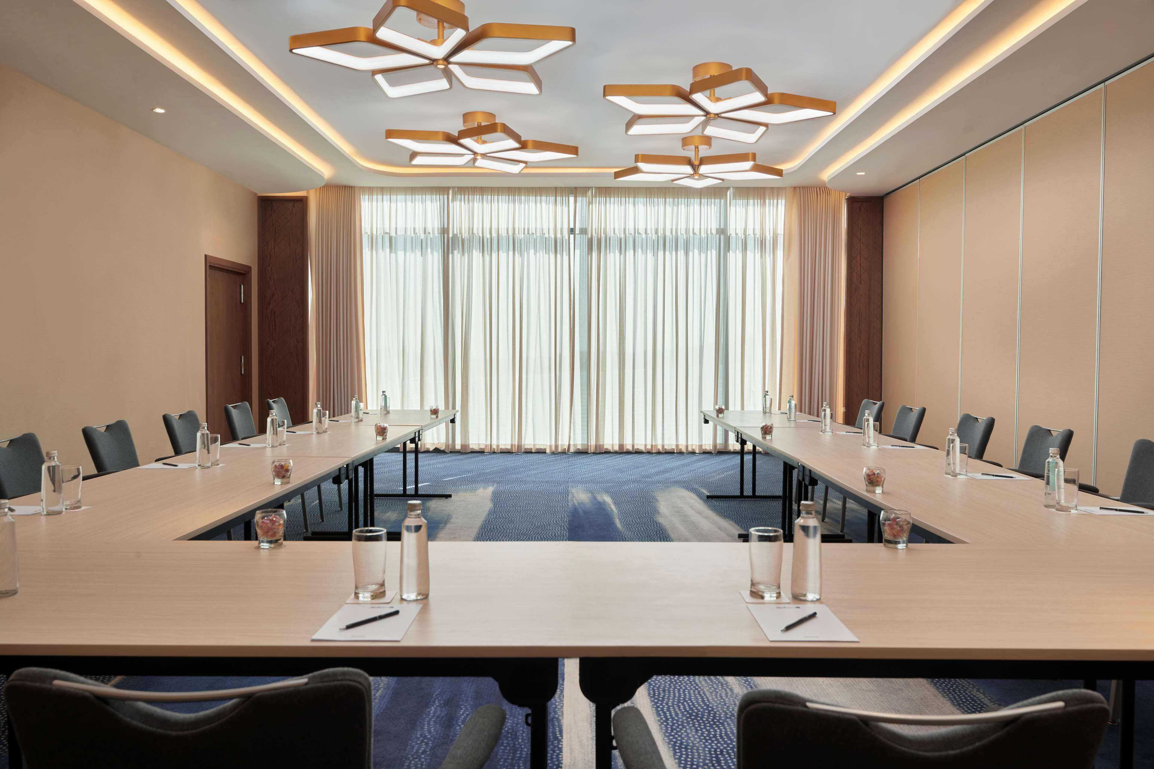 Radisson Blu Hotel Riyadh Convention And Exhibition Center 5*