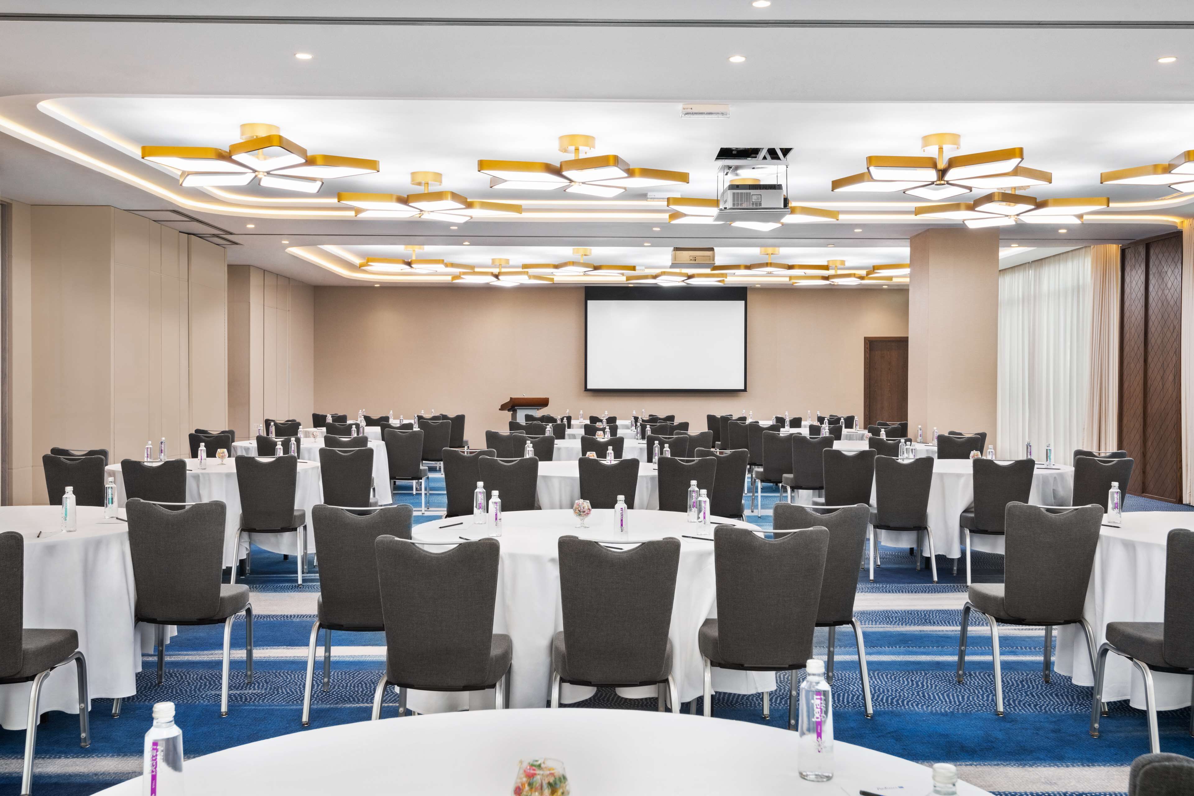 Radisson Blu Hotel Riyadh Convention And Exhibition Center 5*