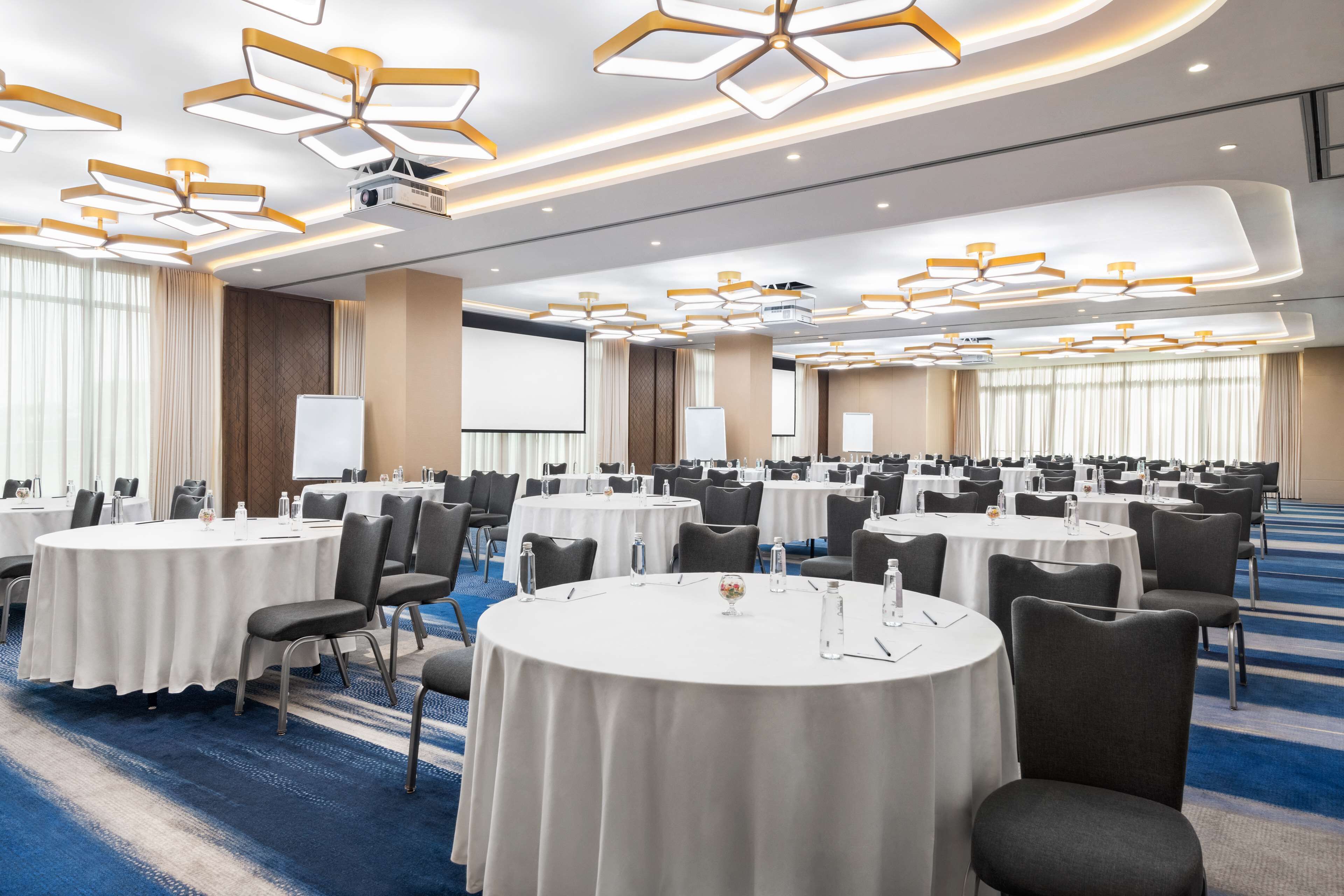 Radisson Blu Hotel Riyadh Convention And Exhibition Center 5*