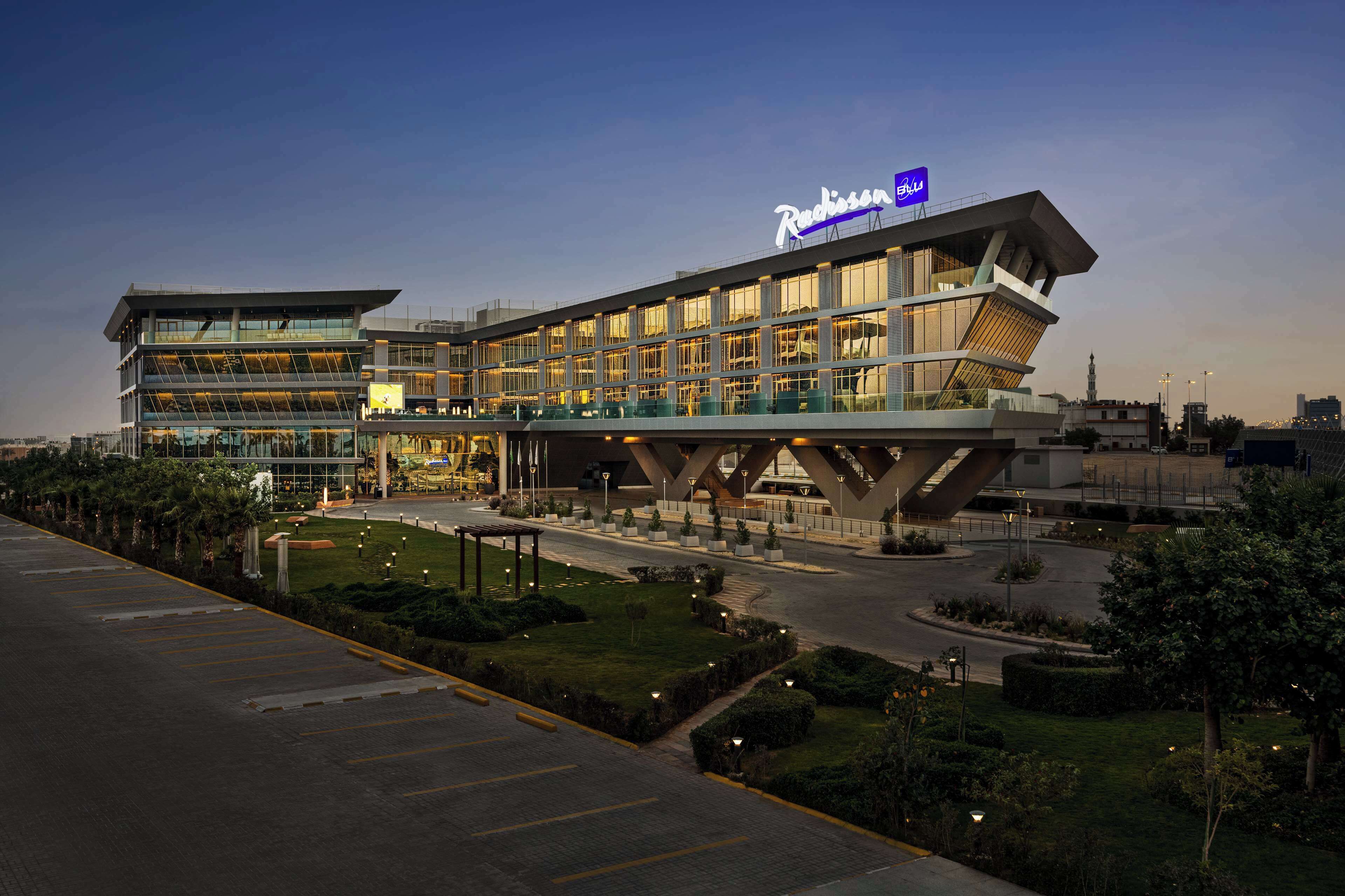 Radisson Blu Hotel Riyadh Convention And Exhibition Center 5*