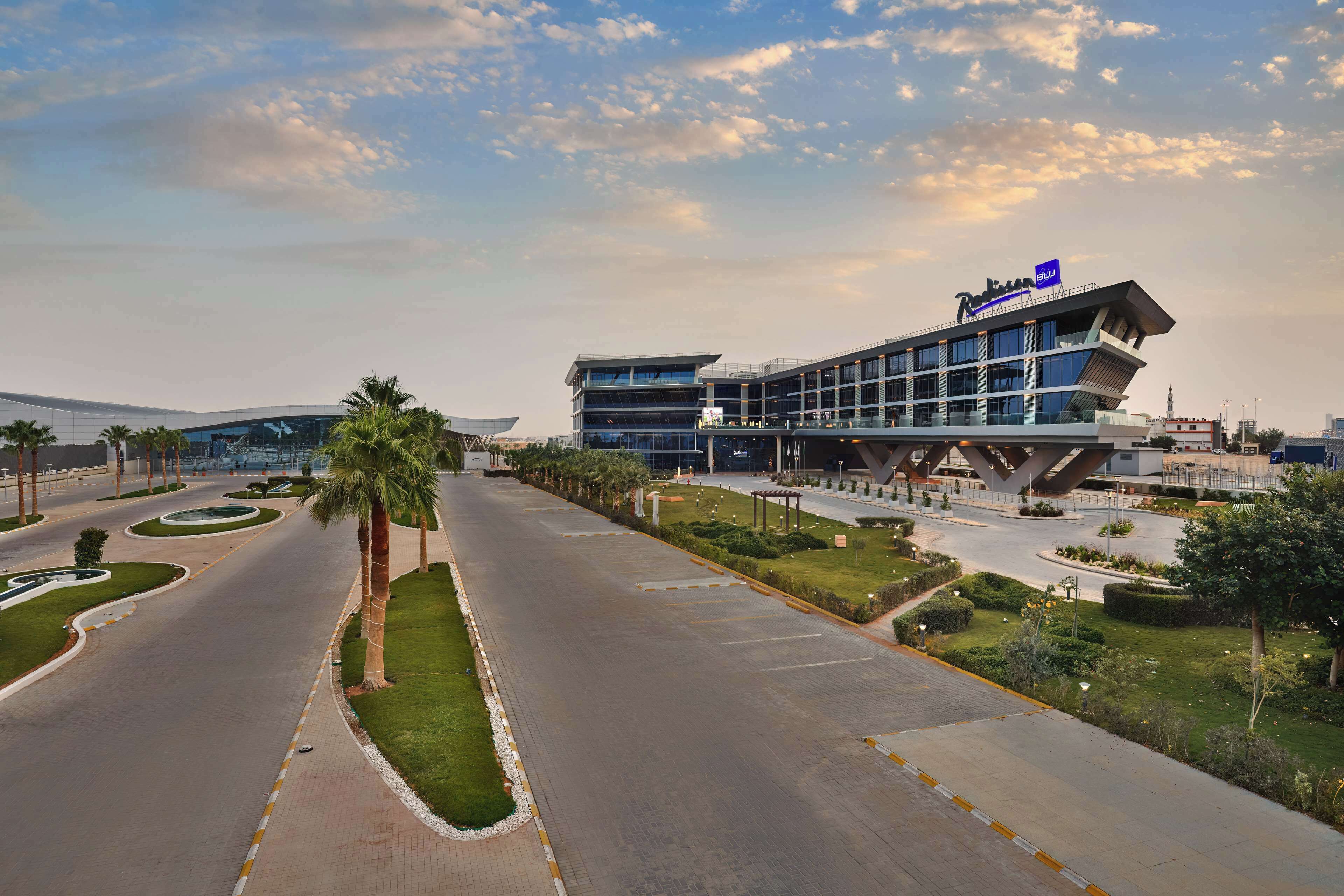 Radisson Blu Hotel Riyadh Convention And Exhibition Center 5*