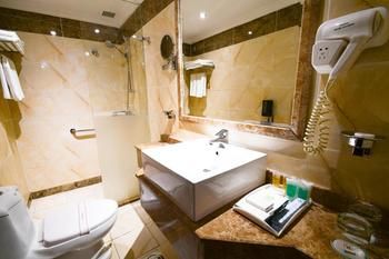 GOLDEN TULIP AL SHAKREEN 3*