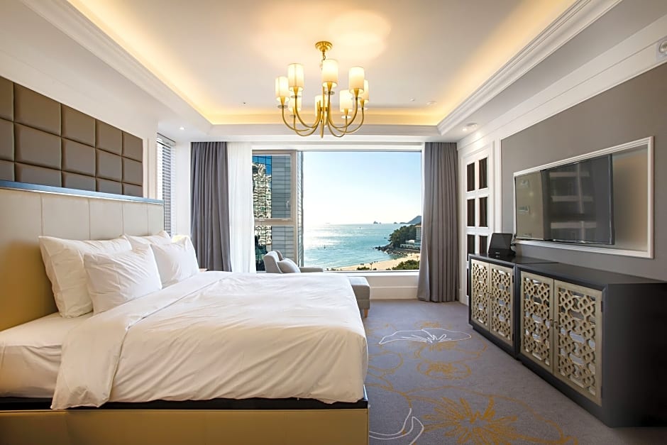 Baymond Hotel 3*