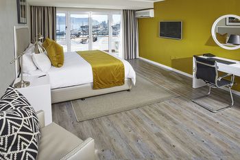 Simon's Town Quayside Hotel 3*