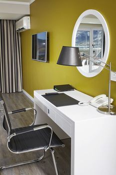Simon's Town Quayside Hotel 3*