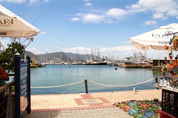 Simon's Town Quayside Hotel 3*