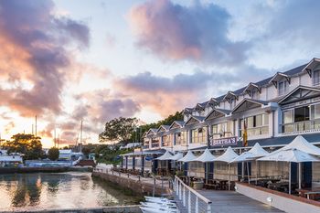 Simon's Town Quayside Hotel 3*