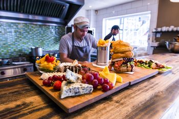 Simon's Town Quayside Hotel 3*