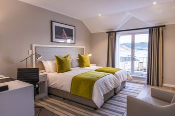 Simon's Town Quayside Hotel 3*