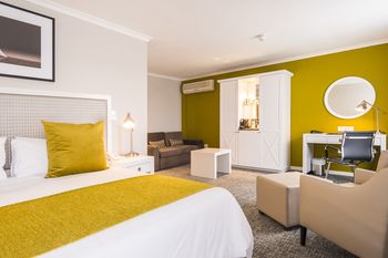 Simon's Town Quayside Hotel 3*
