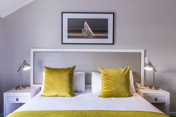 Simon's Town Quayside Hotel 3*