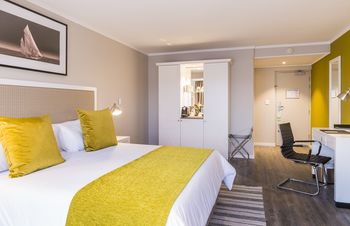 Simon's Town Quayside Hotel 3*