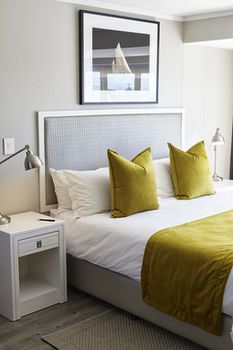 Simon's Town Quayside Hotel 3*