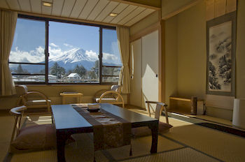 Mt. Fuji View Onsen Ooike Hotel 3*