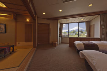Mt. Fuji View Onsen Ooike Hotel 3*