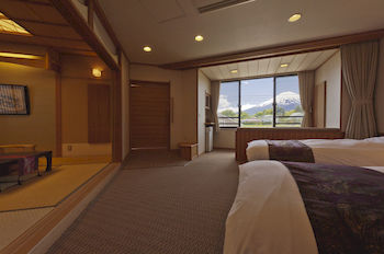 Mt. Fuji View Onsen Ooike Hotel 3*