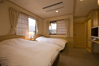 Mt. Fuji View Onsen Ooike Hotel 3*