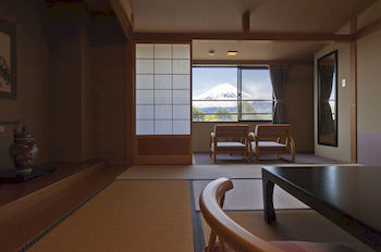 Mt. Fuji View Onsen Ooike Hotel 3*