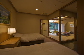 Mt. Fuji View Onsen Ooike Hotel 3*