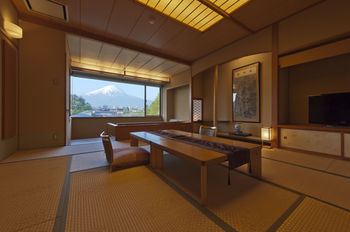 Mt. Fuji View Onsen Ooike Hotel 3*