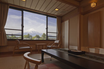 Mt. Fuji View Onsen Ooike Hotel 3*
