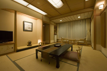 Mt. Fuji View Onsen Ooike Hotel 3*
