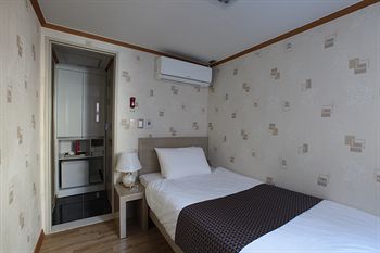 Hotel Daewoo Inn 3*