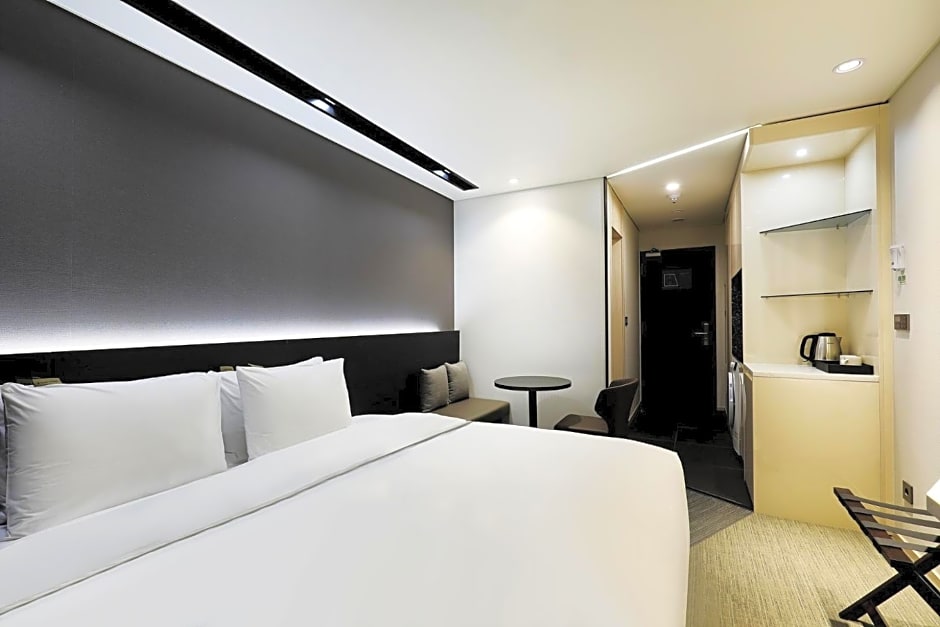 Gloucester Hotel Kintex 3*