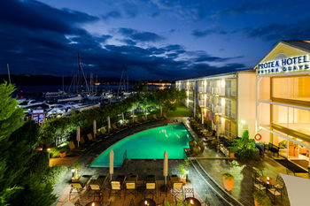 Protea Hotel by Marriott Knysna Quays 3*
