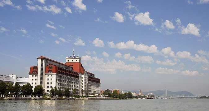 Hilton Vienna Danube Waterfront 4*