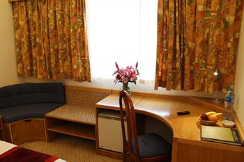 Oasis Hotel Kuwait 3*