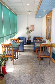 Oasis Hotel Kuwait 3*