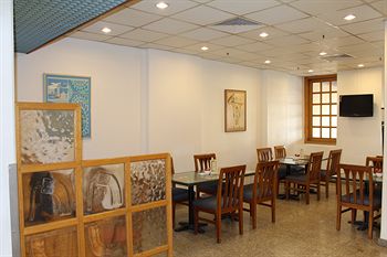 Oasis Hotel Kuwait 3*