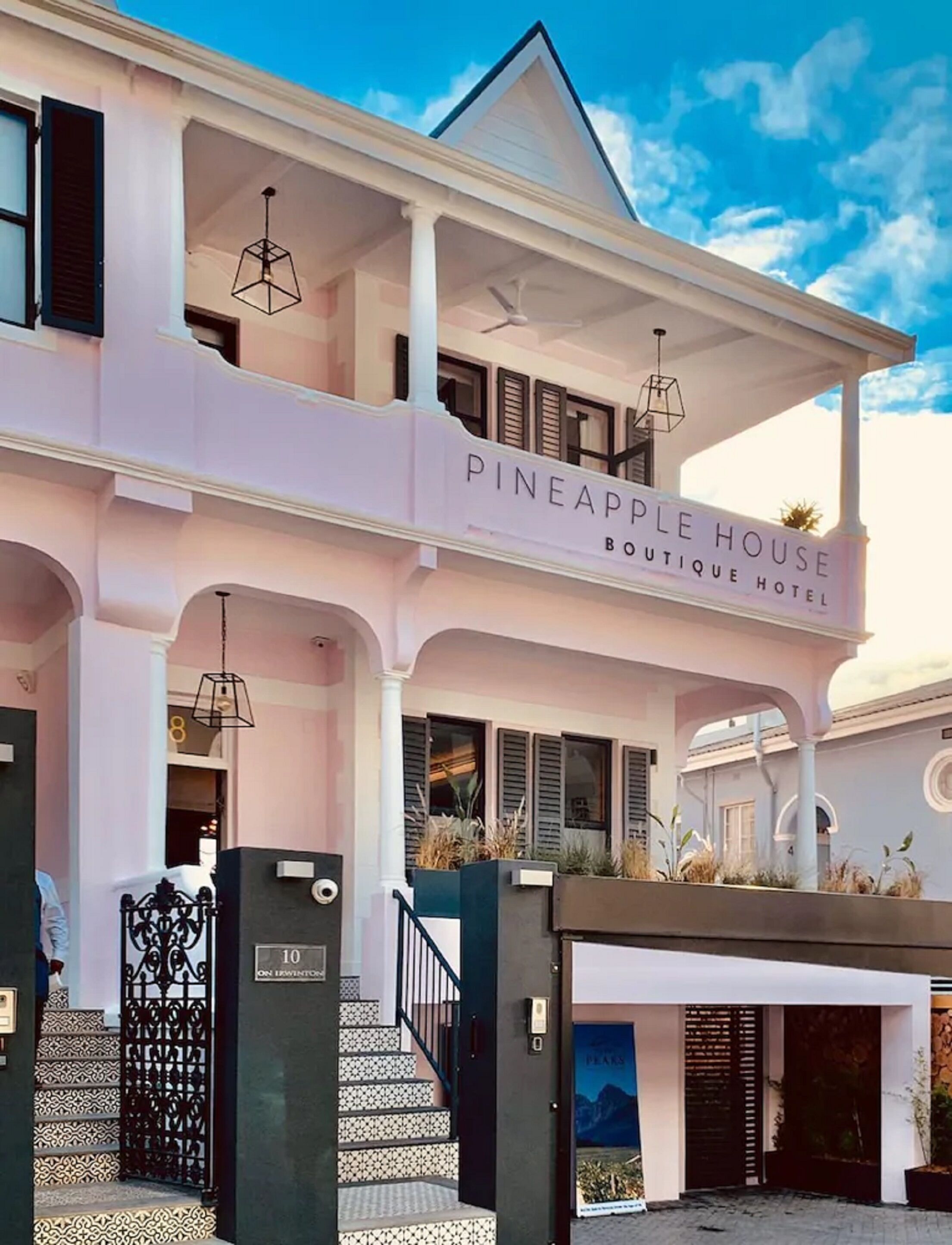 Pineapple House Boutique Hotel 3*