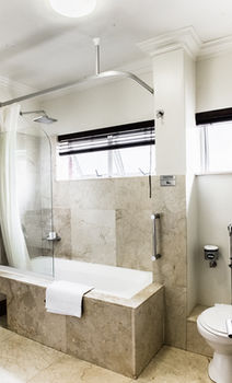 Belaire Suites 4*