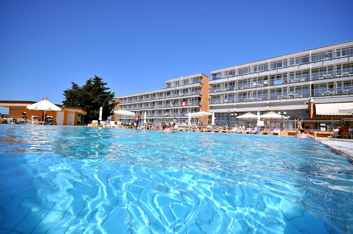 Arena hotel Holiday