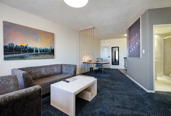 The Parktonian All Suite Hotel 4*